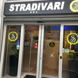 Stradivari 3*, Milánó Olaszország